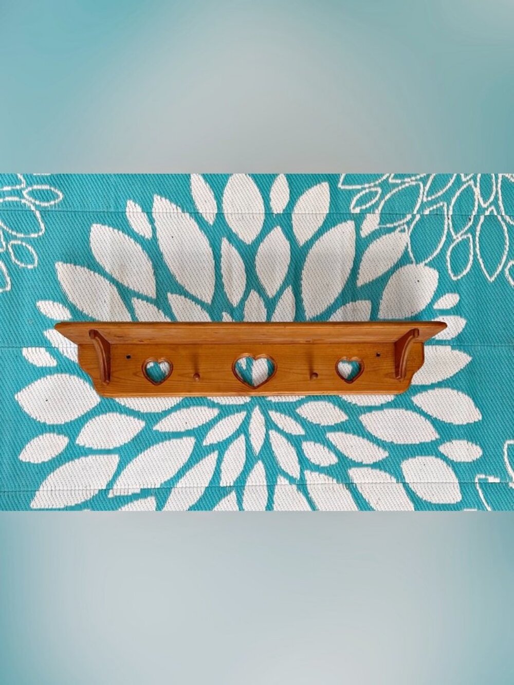 Vintage Farmhouse 36" Wooden Peg Plate Rack Heart Cut Out Hanging Wall Shelf